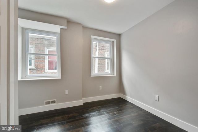 5445 RIDGE AVE, Philadelphia, PA 19128