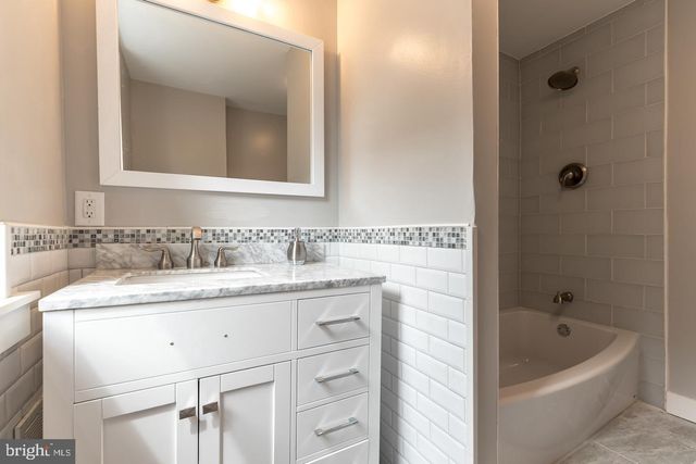 5445 RIDGE AVE, Philadelphia, PA 19128