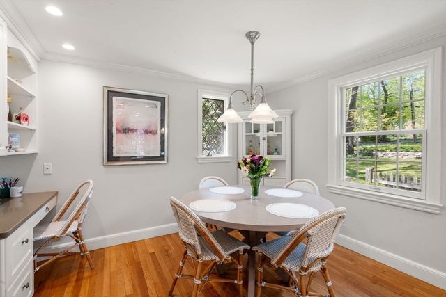 14 Standish Rd, Wellesley, MA 02481