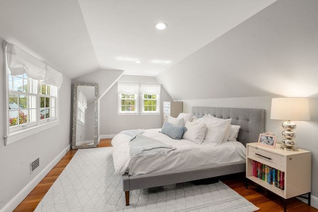 14 Standish Rd, Wellesley, MA 02481