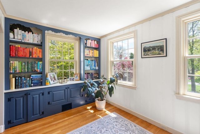 14 Standish Rd, Wellesley, MA 02481