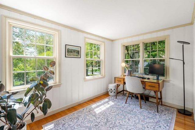 14 Standish Rd, Wellesley, MA 02481