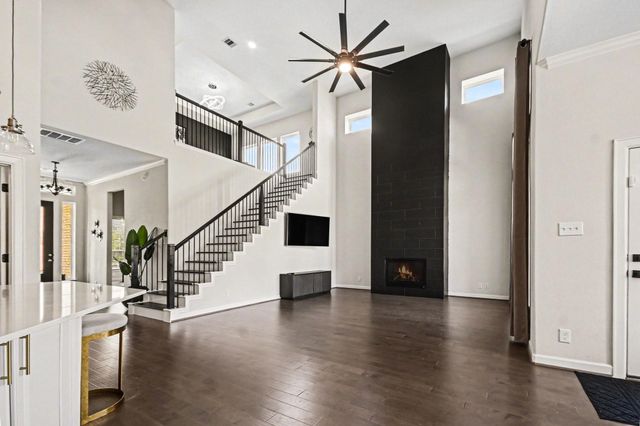 9214 Secretariat Lane, Mont Belvieu, TX 77523