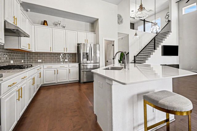 9214 Secretariat Lane, Mont Belvieu, TX 77523