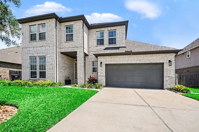 9214 Secretariat Lane, Mont Belvieu, TX 77523