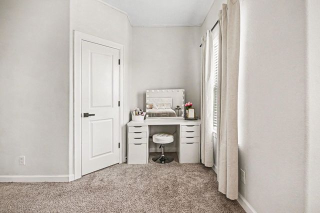 9214 Secretariat Lane, Mont Belvieu, TX 77523