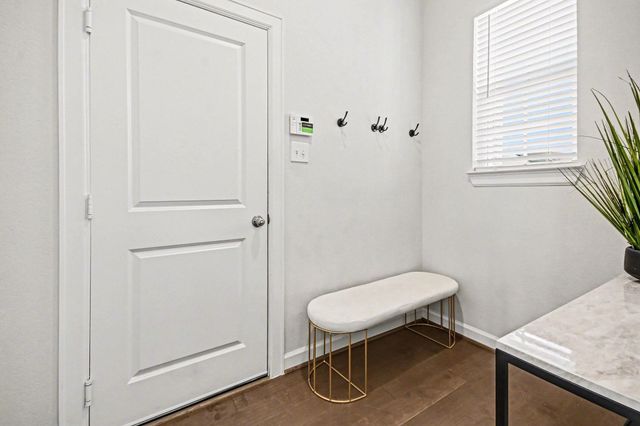 9214 Secretariat Lane, Mont Belvieu, TX 77523