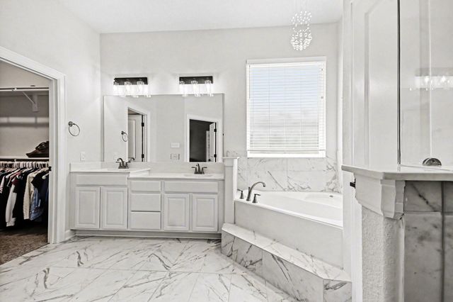 9214 Secretariat Lane, Mont Belvieu, TX 77523