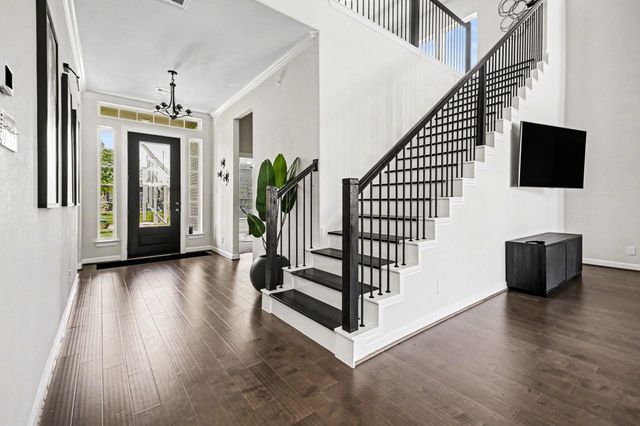 9214 Secretariat Lane, Mont Belvieu, TX 77523