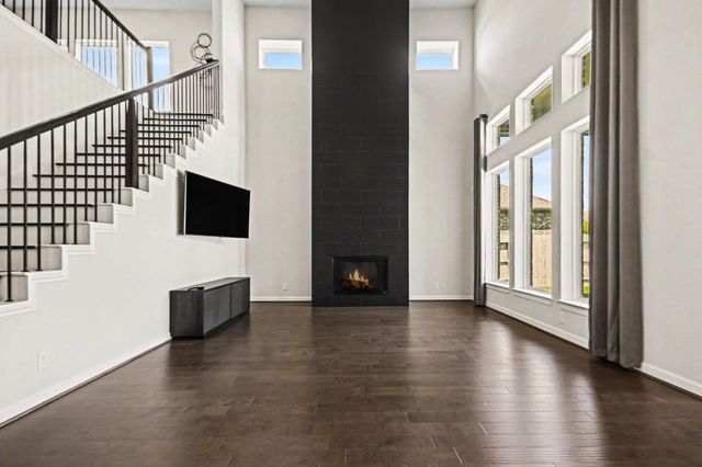 9214 Secretariat Lane, Mont Belvieu, TX 77523