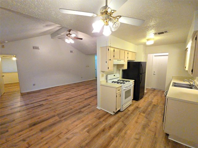 10906 Maple Rock Drive, Humble, TX 77396