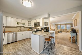 3811 Washington Square APT 1G, Louisville, KY 40207