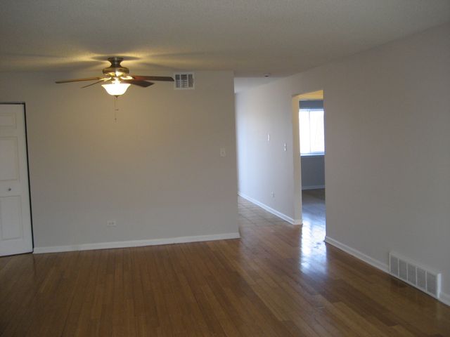 1424 CAROL Court 3A, Palatine, IL 60074