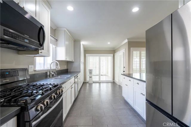 17200 Willard, Lake Balboa, CA 91406