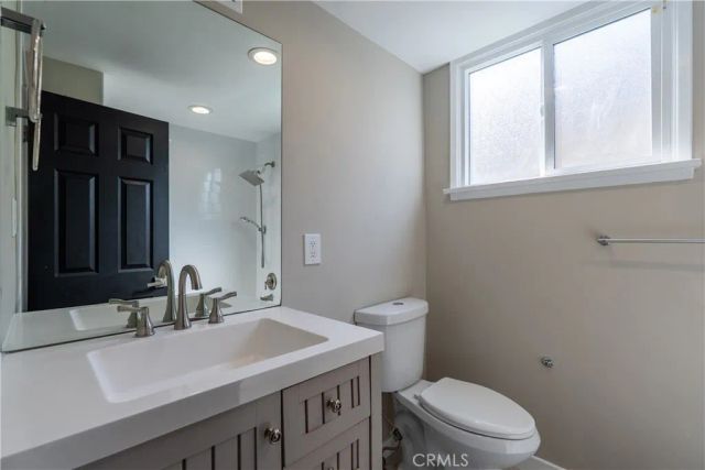 17200 Willard, Lake Balboa, CA 91406