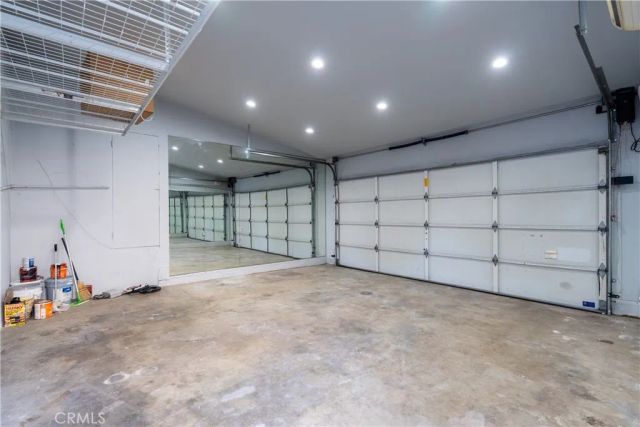 17200 Willard, Lake Balboa, CA 91406