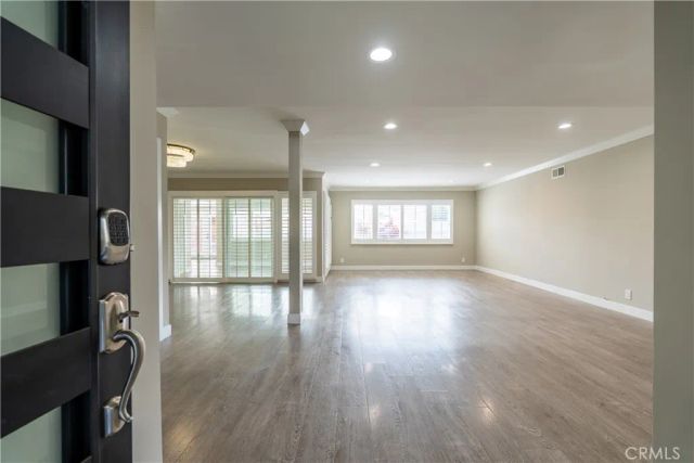 17200 Willard, Lake Balboa, CA 91406