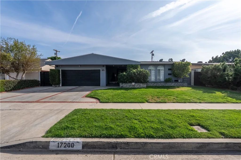 17200 Willard, Lake Balboa, CA 91406