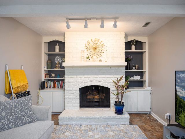 1823 S 155 Avenue, Omaha, NE 68144