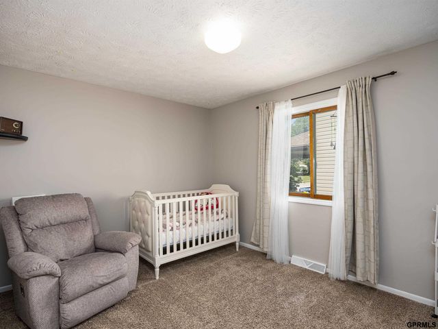 1823 S 155 Avenue, Omaha, NE 68144