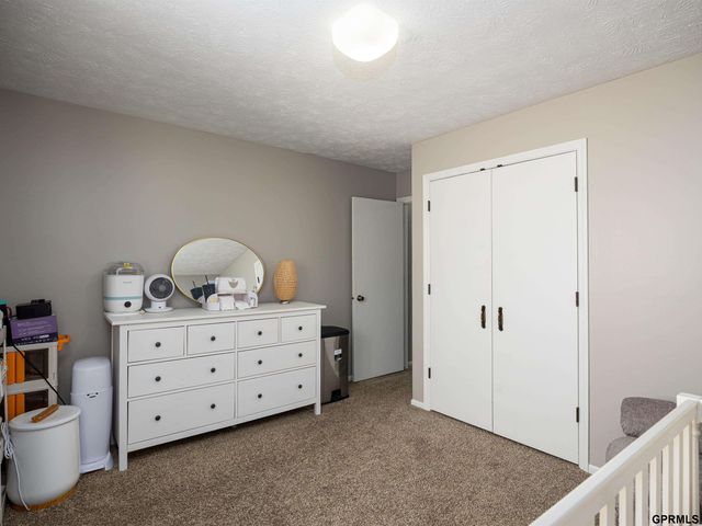 1823 S 155 Avenue, Omaha, NE 68144