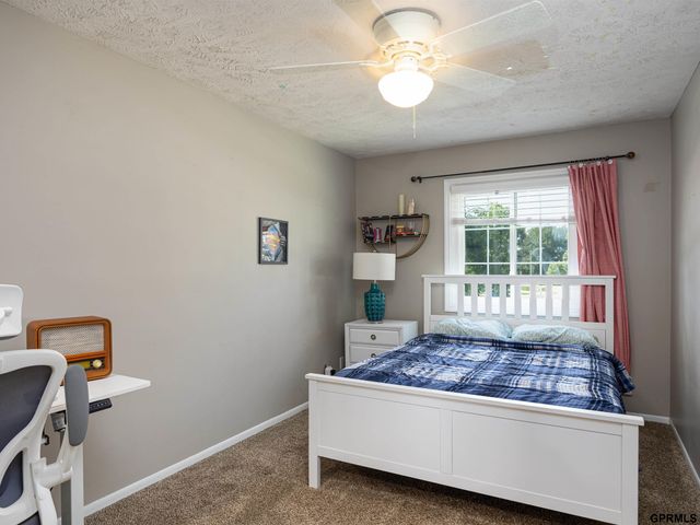 1823 S 155 Avenue, Omaha, NE 68144