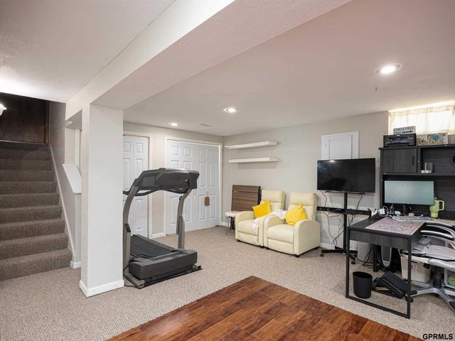 1823 S 155 Avenue, Omaha, NE 68144