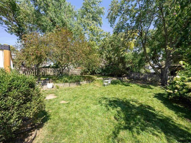 1823 S 155 Avenue, Omaha, NE 68144