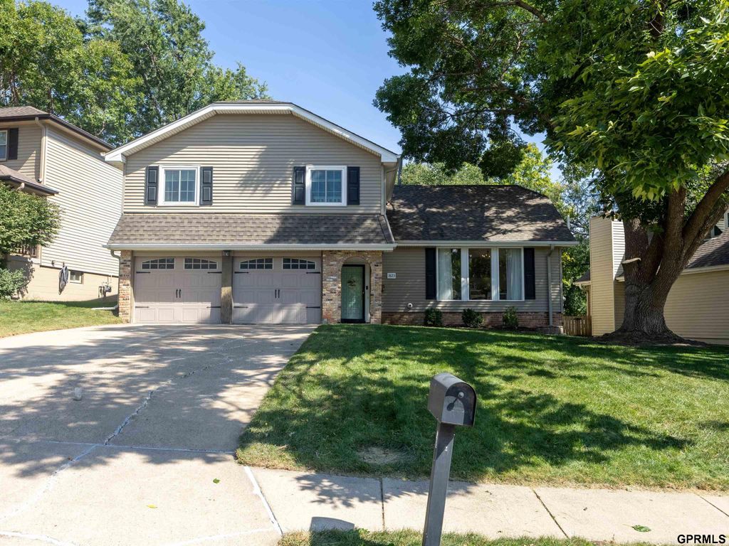 1823 S 155 Avenue, Omaha, NE 68144