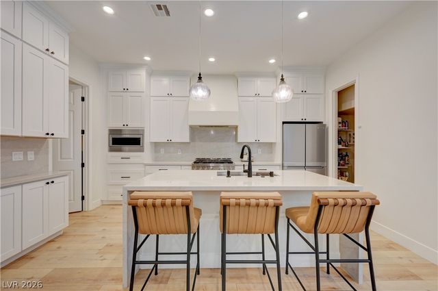 11337 Corsica Mist Avenue, Las Vegas, NV 89135