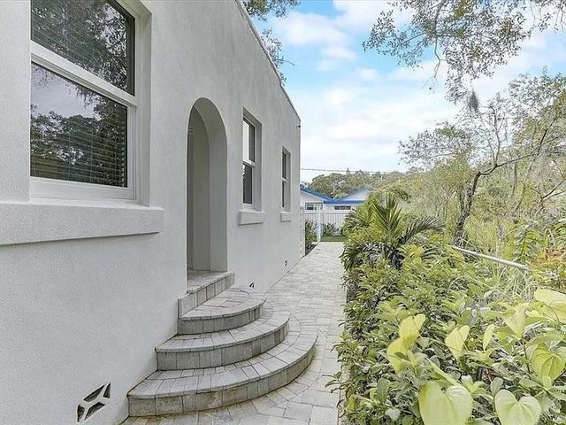 1862 6TH STREET, Sarasota, FL 34236