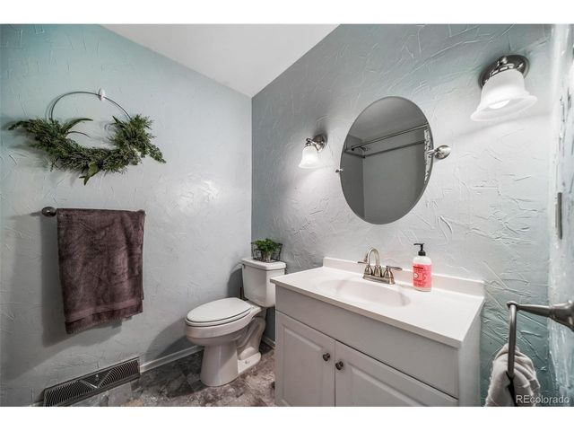 9837 W Arizona Ave, Lakewood, CO 80232