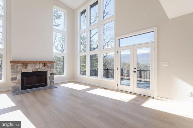 88 MALLARD DR., Basye, VA 22810
