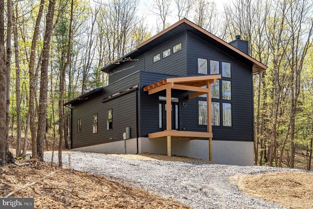 88 MALLARD DR., Basye, VA 22810