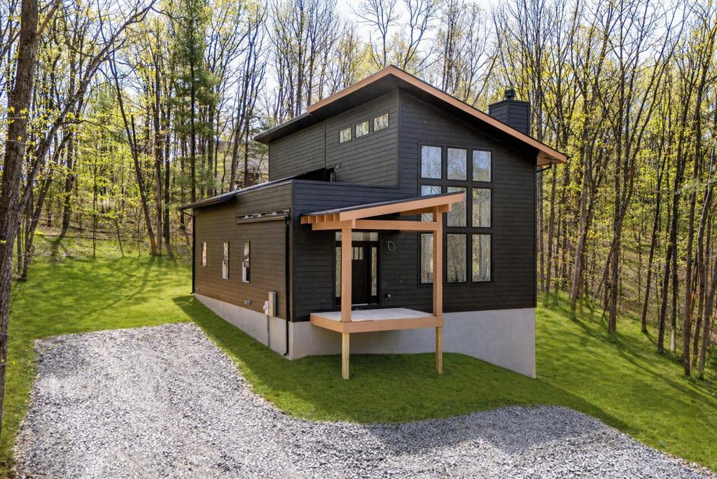 88 MALLARD DR., Basye, VA 22810