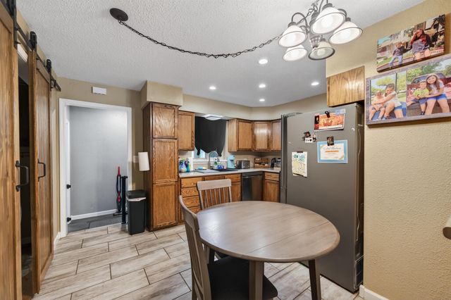 1606 Edgemoor St, El Dorado, KS 67042