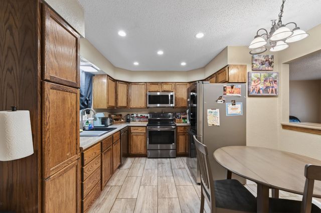 1606 Edgemoor St, El Dorado, KS 67042