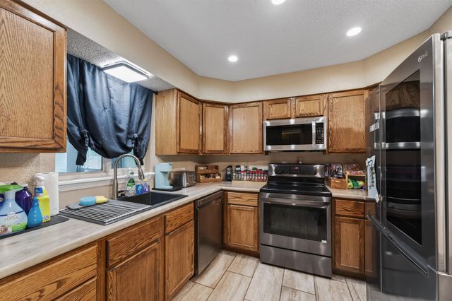 1606 Edgemoor St, El Dorado, KS 67042