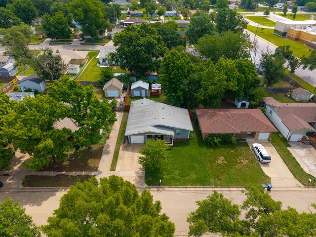 1606 Edgemoor St, El Dorado, KS 67042