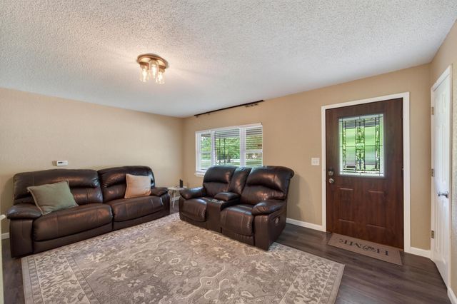 1606 Edgemoor St, El Dorado, KS 67042