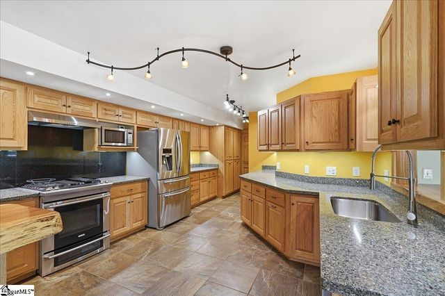 100 Brittany Way, Pickens, SC 29671