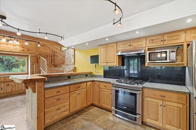 100 Brittany Way, Pickens, SC 29671