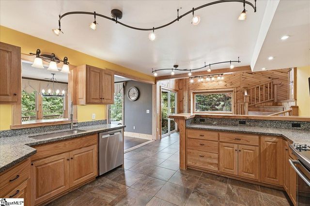 100 Brittany Way, Pickens, SC 29671