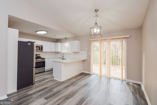 7943 Taylor Circle, Riverdale, GA 30274