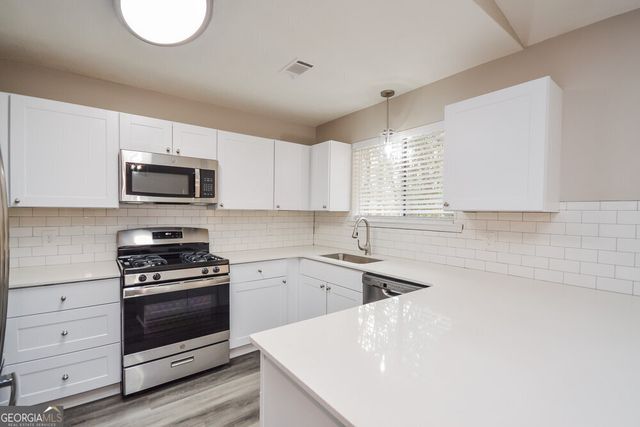 7943 Taylor Circle, Riverdale, GA 30274