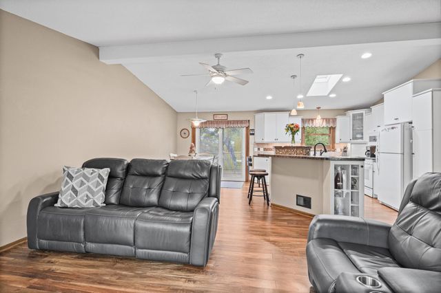 1142 Parkview Lane, Eagan, MN 55123