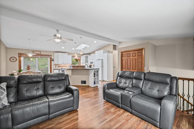 1142 Parkview Lane, Eagan, MN 55123