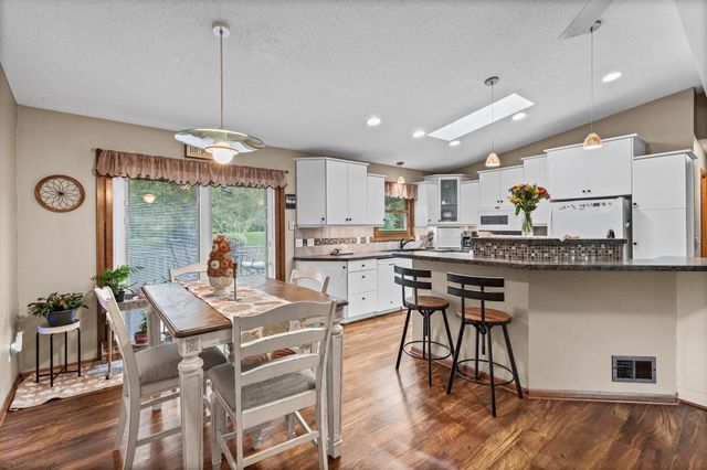 1142 Parkview Lane, Eagan, MN 55123