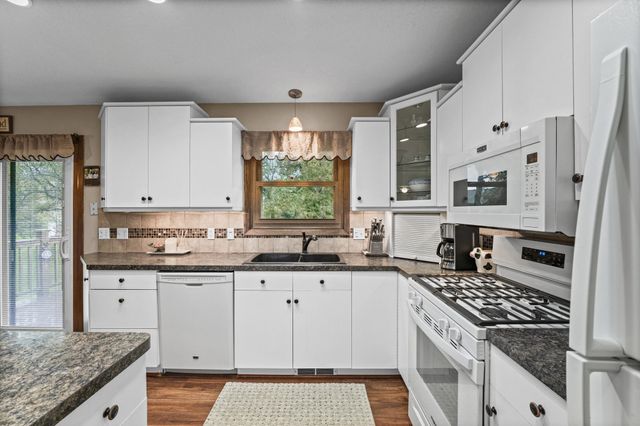 1142 Parkview Lane, Eagan, MN 55123