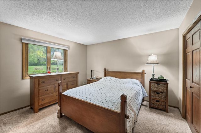 1142 Parkview Lane, Eagan, MN 55123